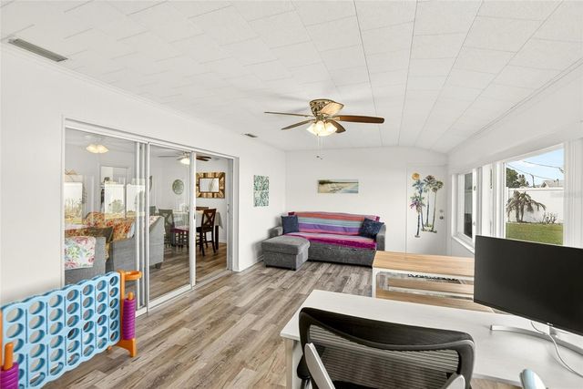 809 OAKMONT AVENUE, Sun City Center, FL 33573