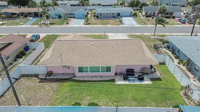 809 OAKMONT AVENUE, Sun City Center, FL 33573