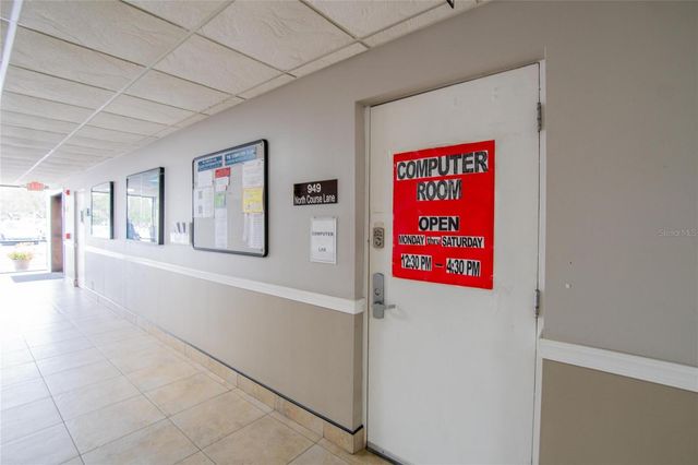 809 OAKMONT AVENUE, Sun City Center, FL 33573