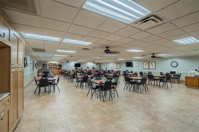 809 OAKMONT AVENUE, Sun City Center, FL 33573