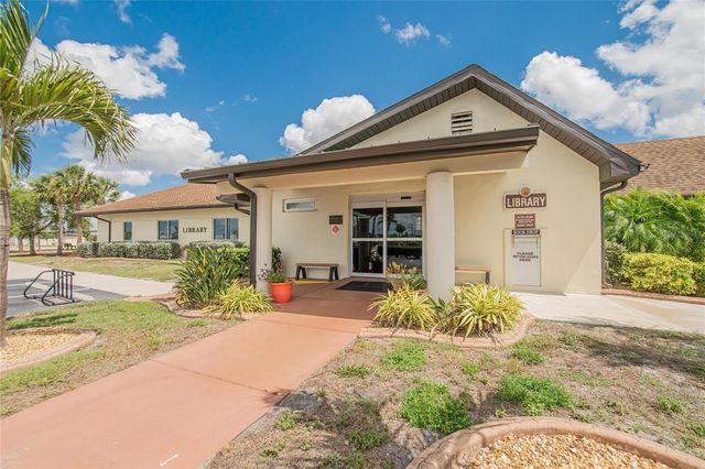 809 OAKMONT AVENUE, Sun City Center, FL 33573