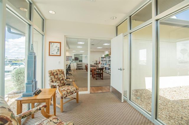 809 OAKMONT AVENUE, Sun City Center, FL 33573