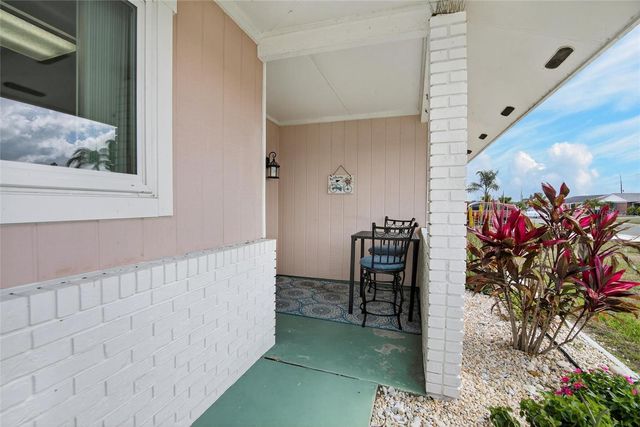 809 OAKMONT AVENUE, Sun City Center, FL 33573