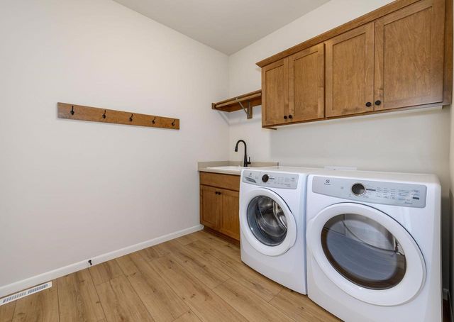 417 Orion Trail, Madison, WI 53718