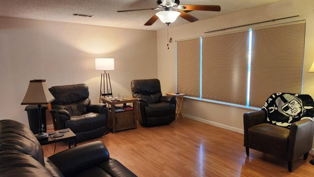 2786 Oak St, Anderson, CA 96077