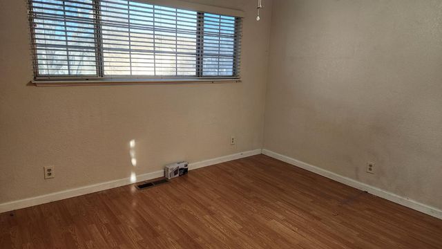 2786 Oak St, Anderson, CA 96077