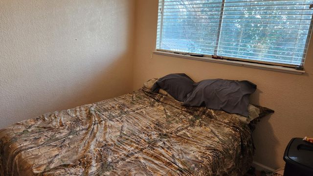 2786 Oak St, Anderson, CA 96077