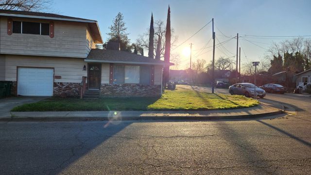 2786 Oak St, Anderson, CA 96077