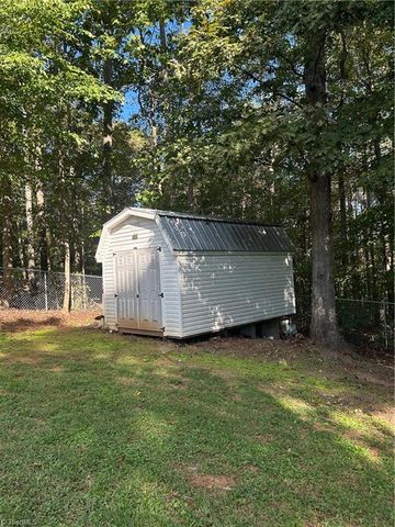 1208 Kentland Drive, King, NC 27021