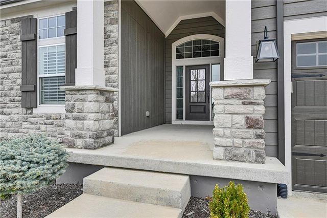 24662 W 126th Terrace, Olathe, KS 66061