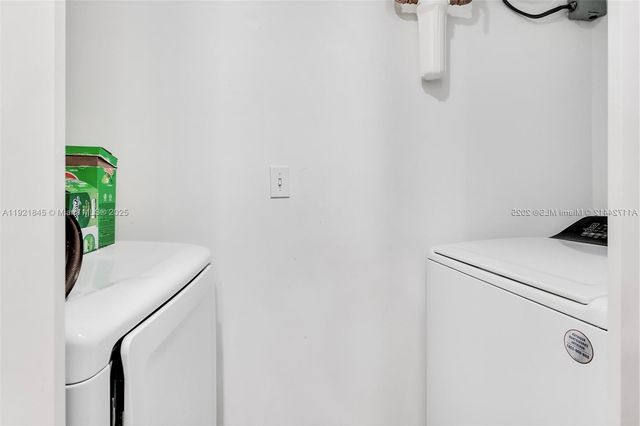 219 NW 7th Ct 2, Hallandale Beach, FL 33009