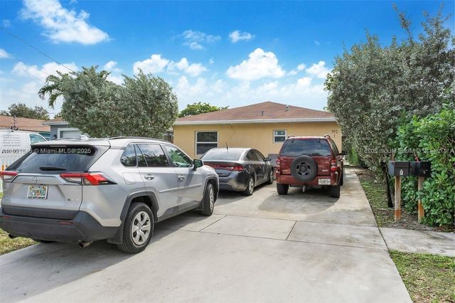 219 NW 7th Ct 2, Hallandale Beach, FL 33009