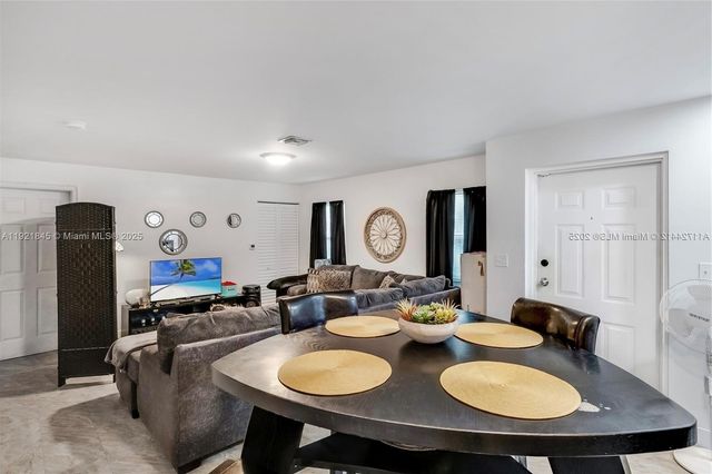 219 NW 7th Ct 2, Hallandale Beach, FL 33009