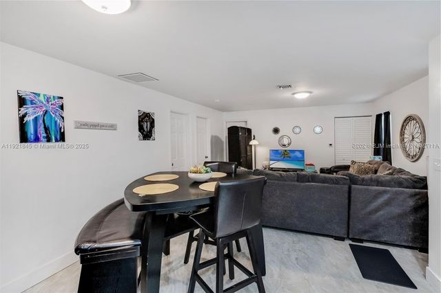 219 NW 7th Ct 2, Hallandale Beach, FL 33009