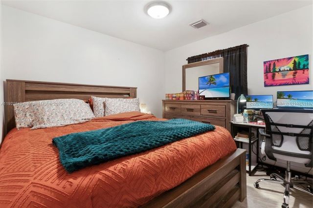 219 NW 7th Ct 2, Hallandale Beach, FL 33009