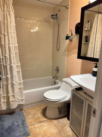 2160 NE 56th Court 107, Fort Lauderdale, FL 33308
