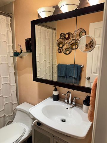 2160 NE 56th Court 107, Fort Lauderdale, FL 33308