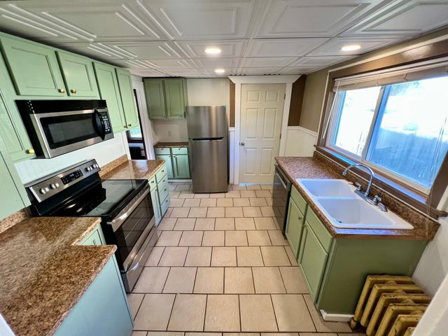 1129 16th Avenue E, Hibbing, MN 55746