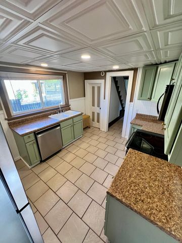 1129 16th Avenue E, Hibbing, MN 55746