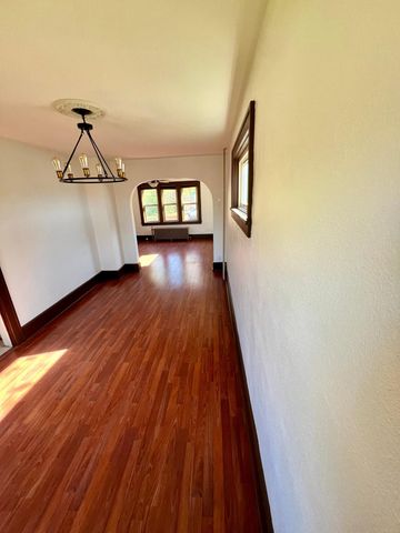 1129 16th Avenue E, Hibbing, MN 55746