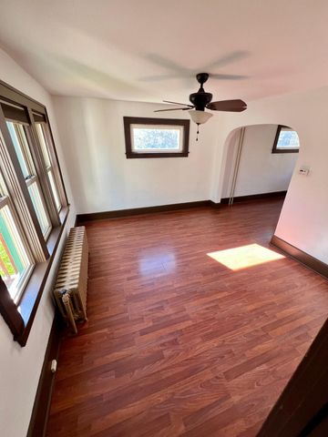 1129 16th Avenue E, Hibbing, MN 55746