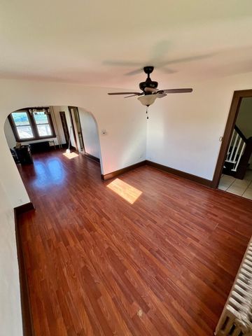 1129 16th Avenue E, Hibbing, MN 55746