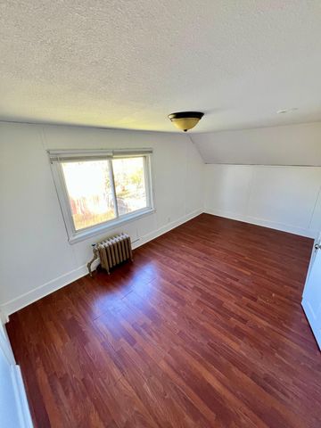 1129 16th Avenue E, Hibbing, MN 55746