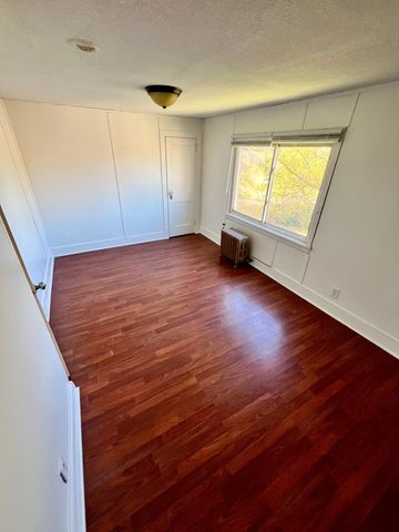 1129 16th Avenue E, Hibbing, MN 55746