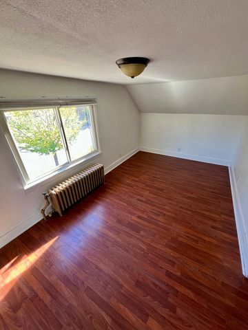 1129 16th Avenue E, Hibbing, MN 55746