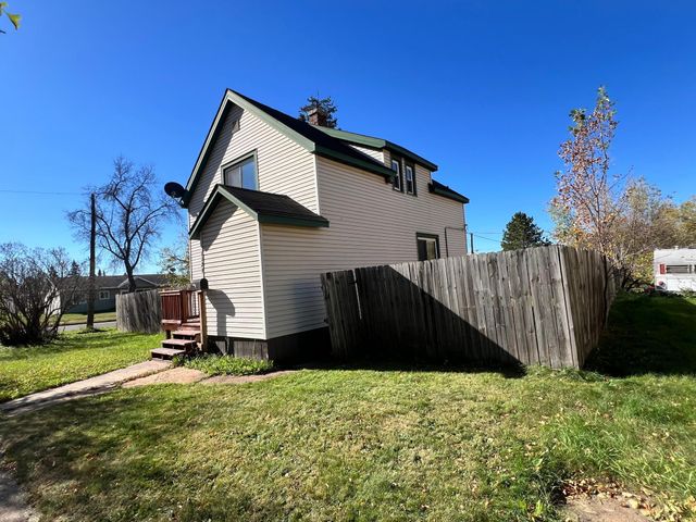 1129 16th Avenue E, Hibbing, MN 55746