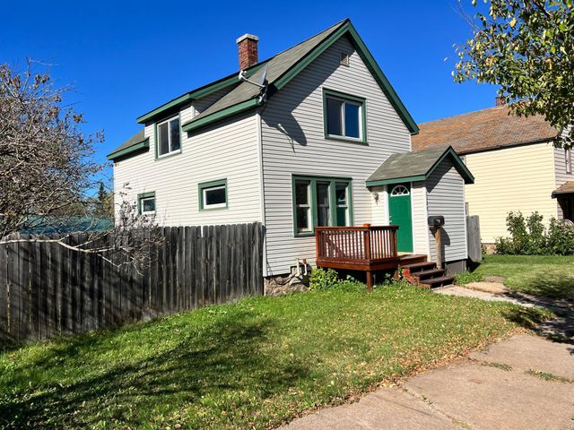 1129 16th Avenue E, Hibbing, MN 55746