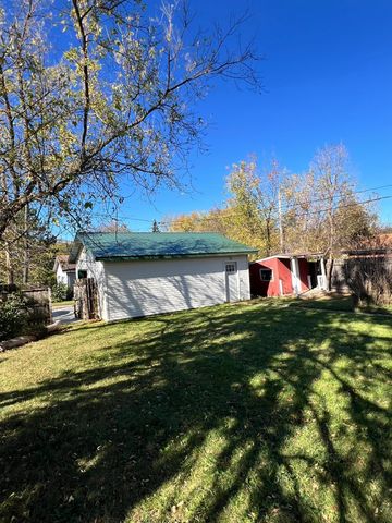 1129 16th Avenue E, Hibbing, MN 55746