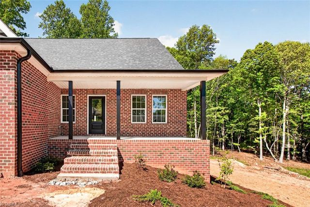 975 Chamberlin Drive, Asheboro, NC 27205