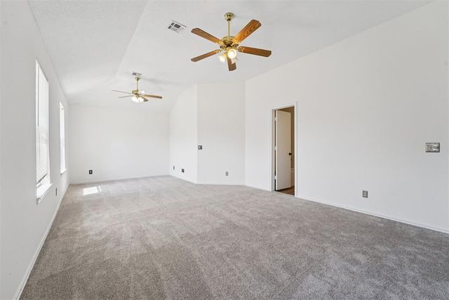 636 Hunters Way, Mustang, OK 73064