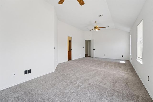636 Hunters Way, Mustang, OK 73064