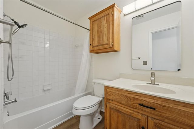 636 Hunters Way, Mustang, OK 73064