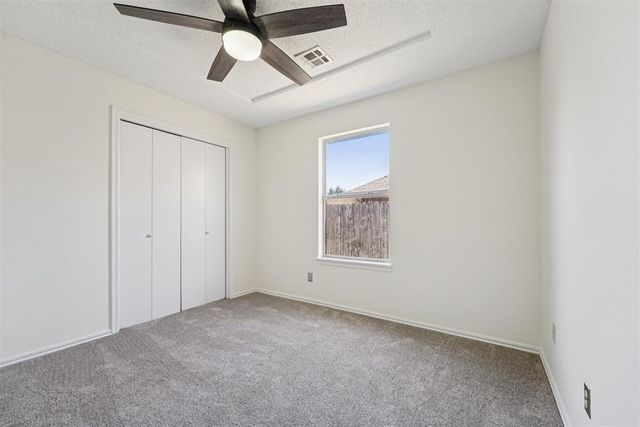 636 Hunters Way, Mustang, OK 73064