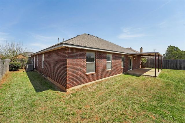 636 Hunters Way, Mustang, OK 73064