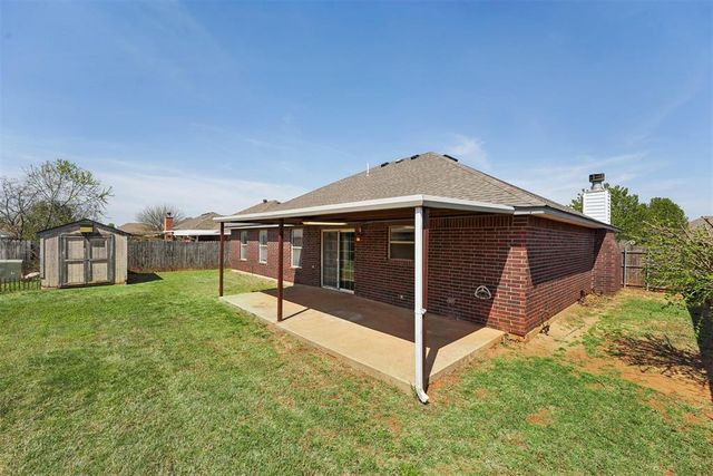 636 Hunters Way, Mustang, OK 73064