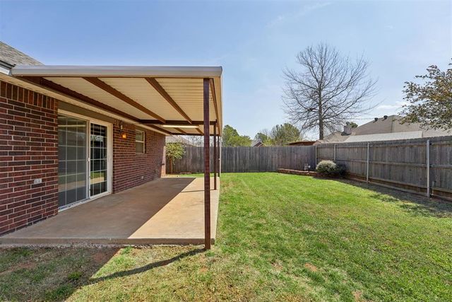 636 Hunters Way, Mustang, OK 73064