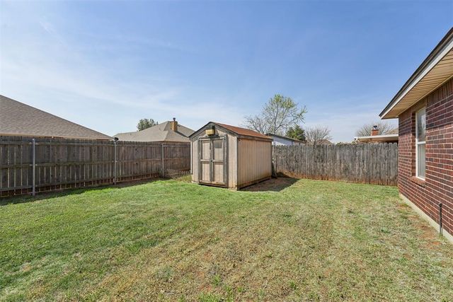 636 Hunters Way, Mustang, OK 73064