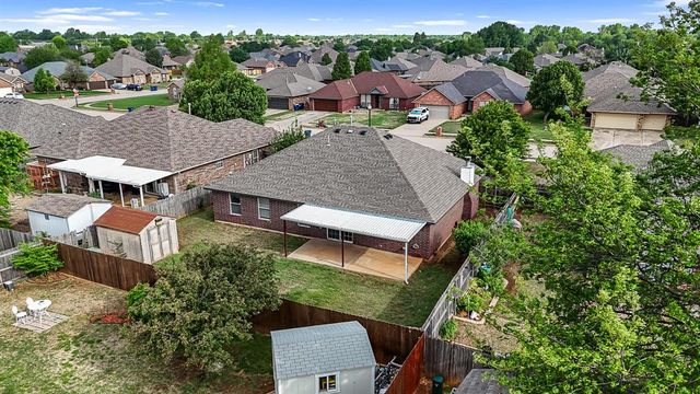 636 Hunters Way, Mustang, OK 73064