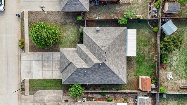 636 Hunters Way, Mustang, OK 73064
