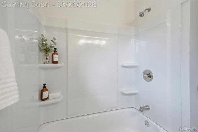 27320 Delton Street, Madison Heights, MI 48071