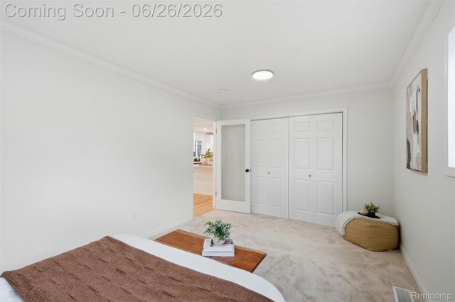 27320 Delton Street, Madison Heights, MI 48071