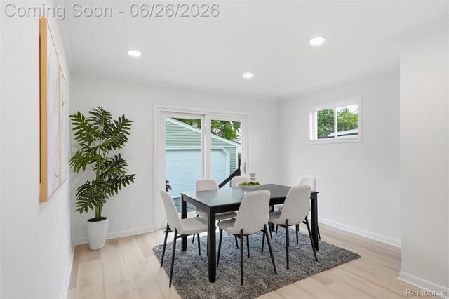 27320 Delton Street, Madison Heights, MI 48071