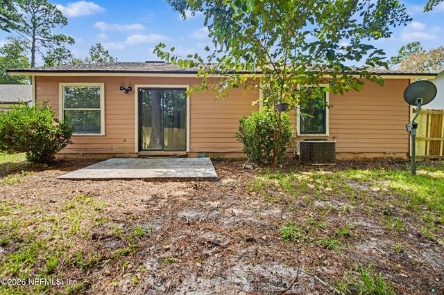 1533 KINGFISHER Lane N, Jacksonville, FL 32218