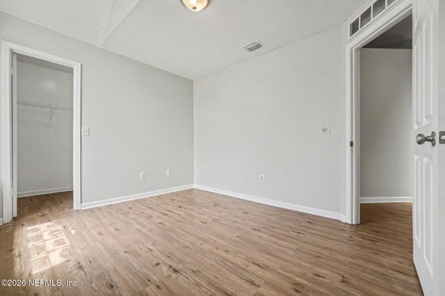 1533 KINGFISHER Lane N, Jacksonville, FL 32218