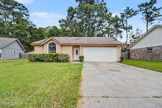 1533 KINGFISHER Lane N, Jacksonville, FL 32218