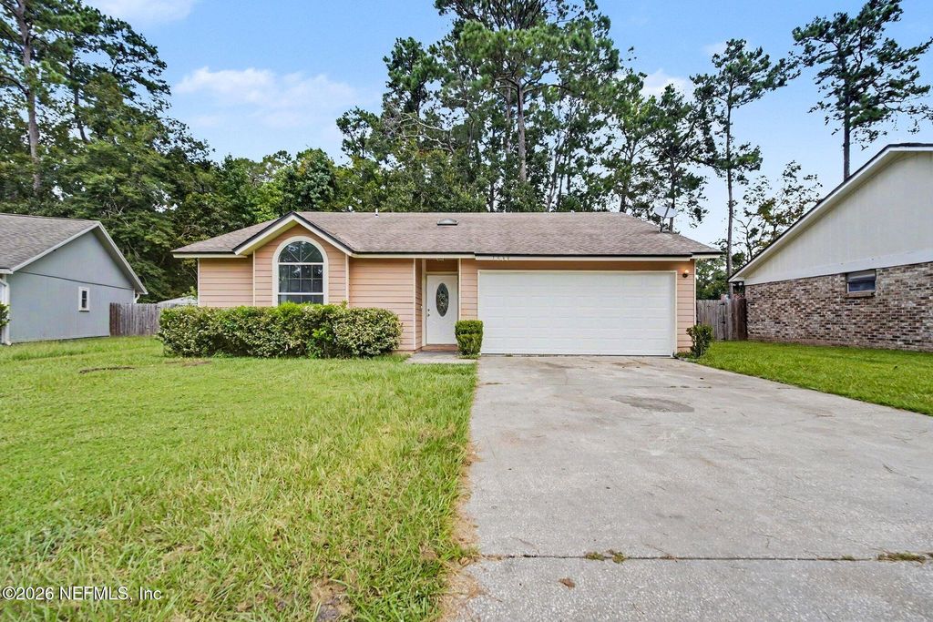 1533 KINGFISHER Lane N, Jacksonville, FL 32218